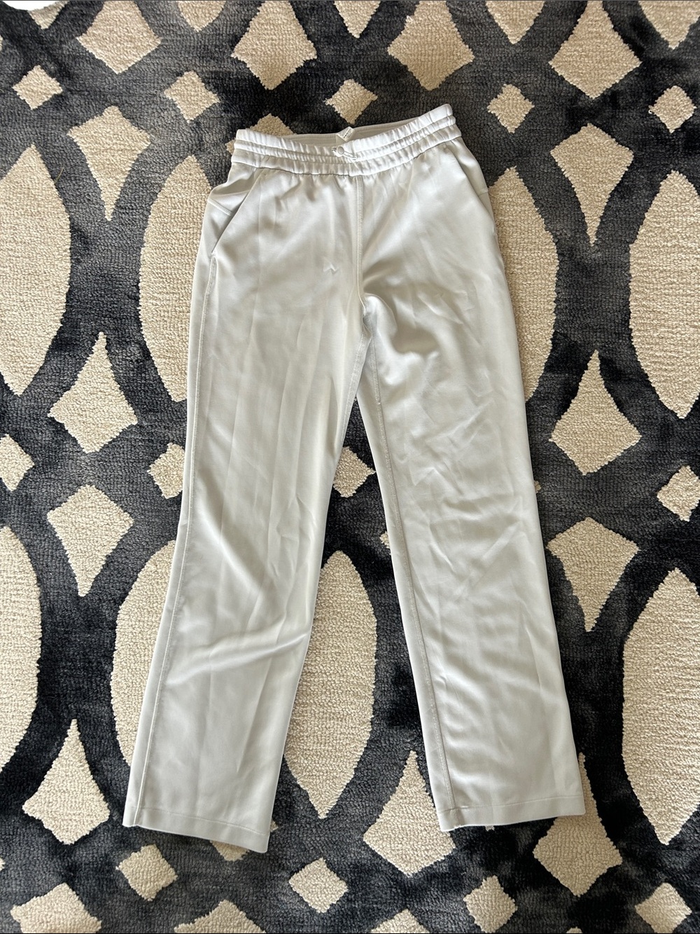 Lululemon Softstreme Light Gray Pull-On Lounge Pants - Size 4